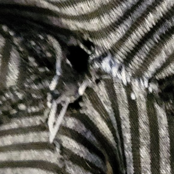 Striped Athletic Works Women's Dri-More Active Capri Legging *** Needs Repair*** - Picture 8 of 12